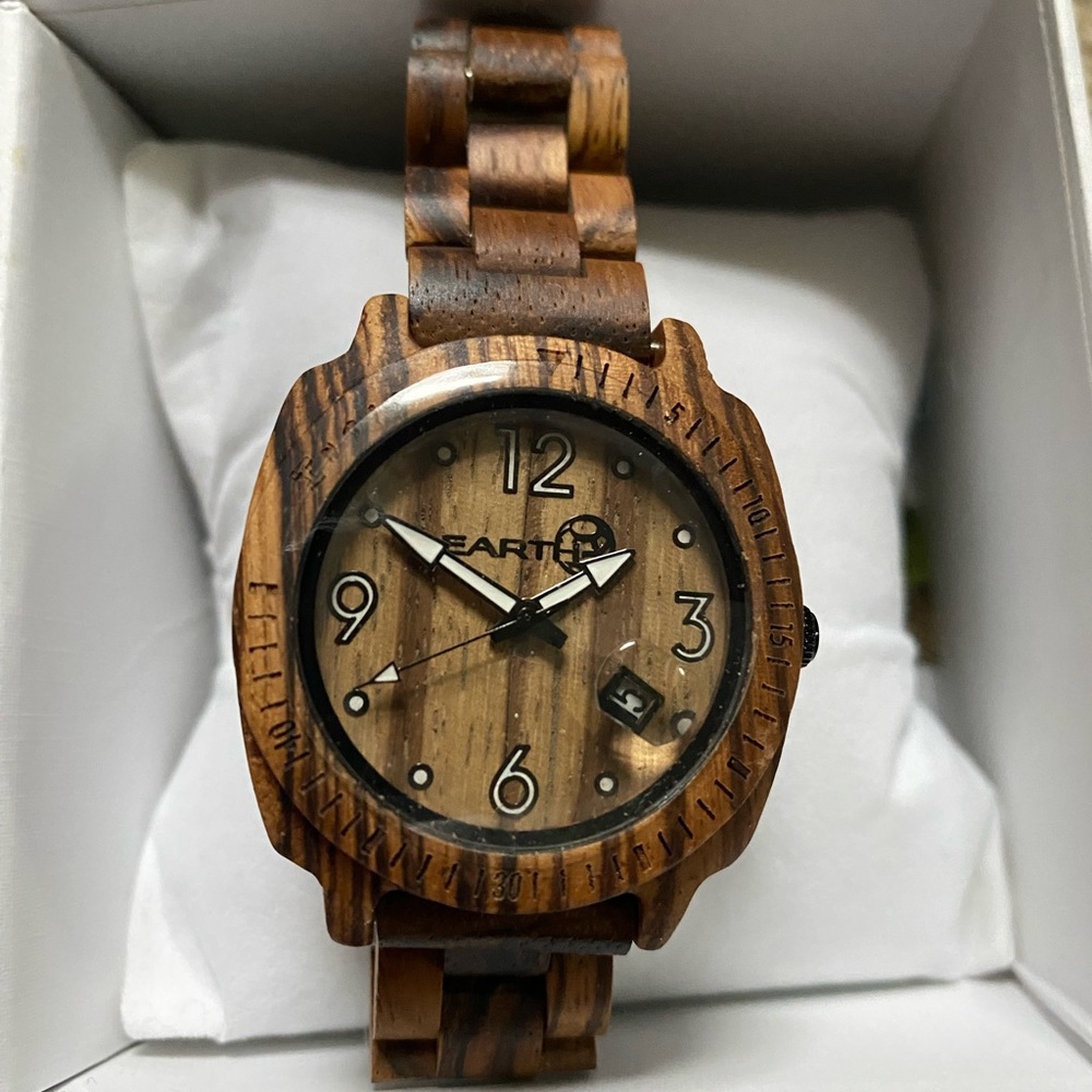 EARTH Wood Watch NIB